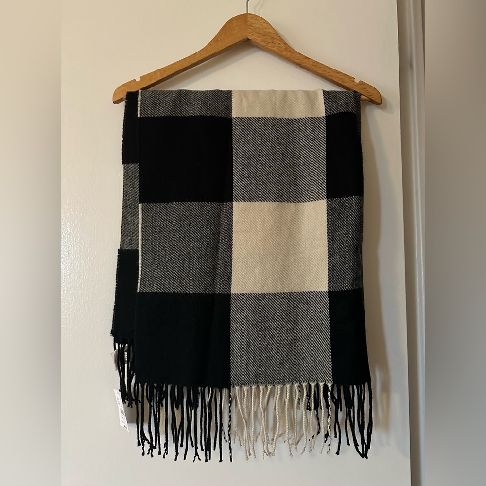 J. Crew Plaid cape-scarf Black/White - NWT - Picture 4 of 4